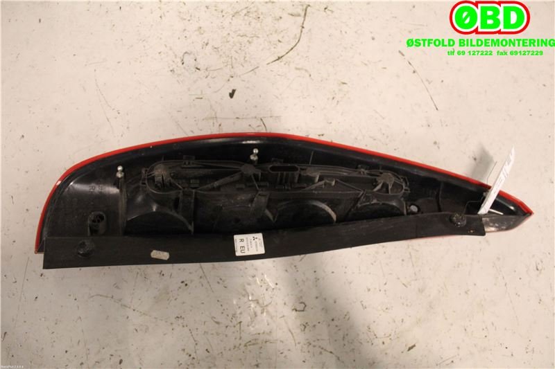 Baklykt høyre til Mitsubishi Colt 2004-2008 (Type VII, Fase 1)  (MITSUBISHI|8330A328||8330A234)