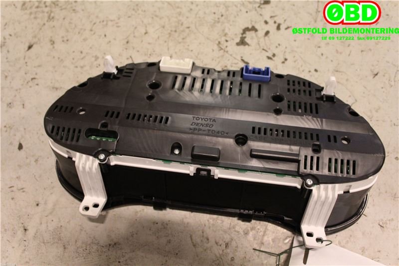 Instrumentpanel til Toyota Avensis 2003-2008 (Type II)  (TOYOTA|8380005C00|)