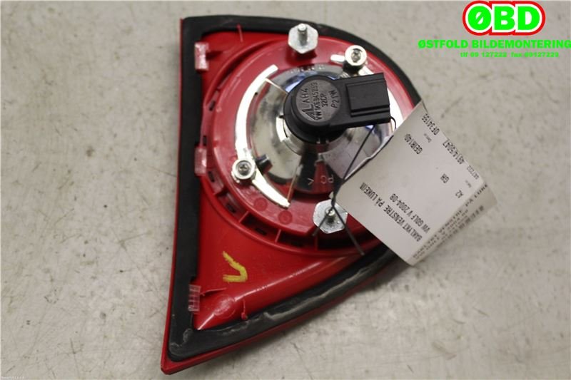 Baklykt venstre indre til VW Golf V, Combi 2003-2008  (VOLKSWAGEN|1K6 945 093 E||1K6945093E)