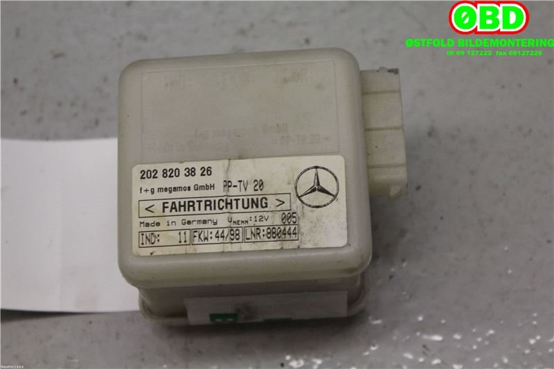 Diverse deler til Mercedes S-Klasse 1999-2005 (W220) (W220) (2028203826|)