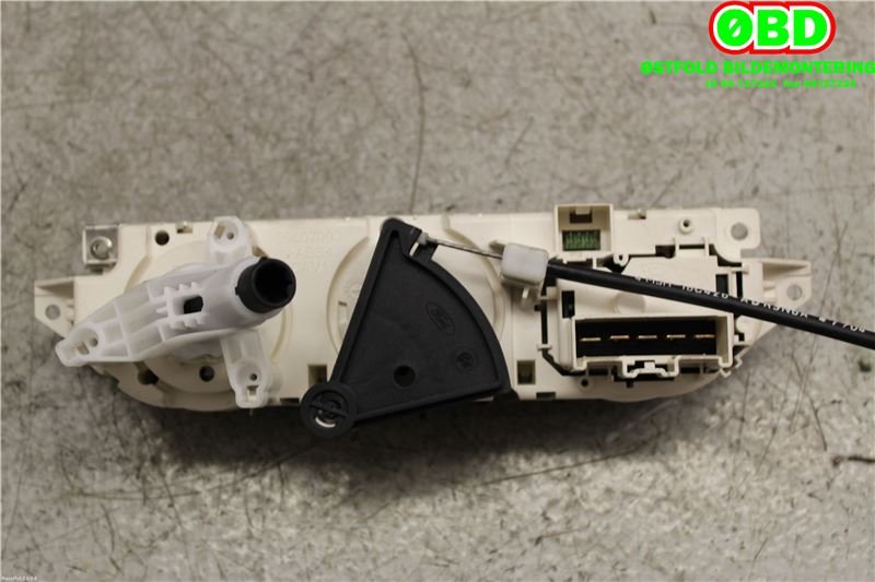 Varmeapparat betjening til Ford Focus 2004-2007 (Type II, Fase 1)  (FORD|1374165||3M5T19980AD)