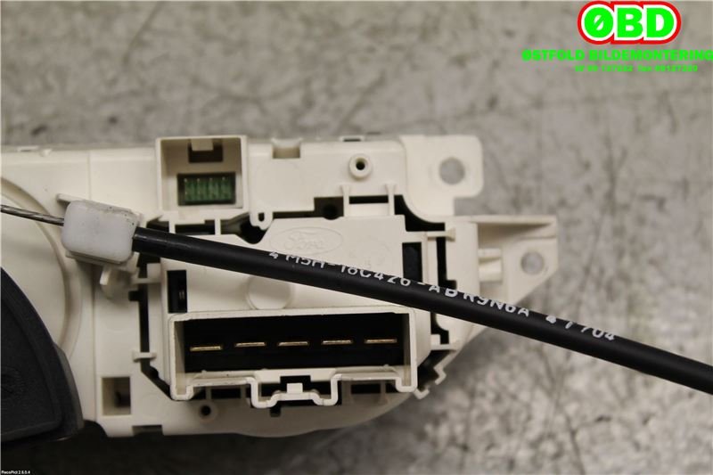 Varmeapparat betjening til Ford Focus 2004-2007 (Type II, Fase 1)  (FORD|1374165||3M5T19980AD)