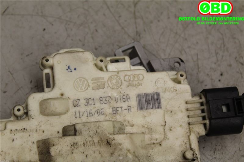 Låsekasse høyre foran til VW Passat 2005-2010 (B6) (B6) (VOLKSWAGEN|3C1 837 016 A||3C1837016A)