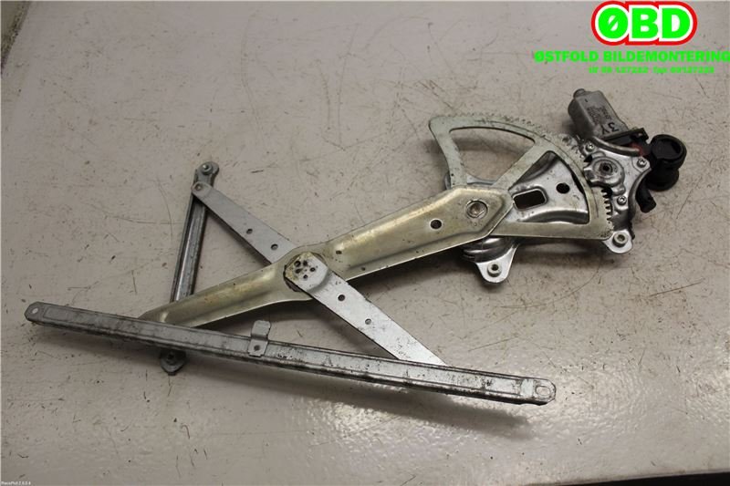 Ruteheis til Toyota Avensis, Verso, 2001-2009 (TOYOTA AVENSIS VERSO|6980144020)