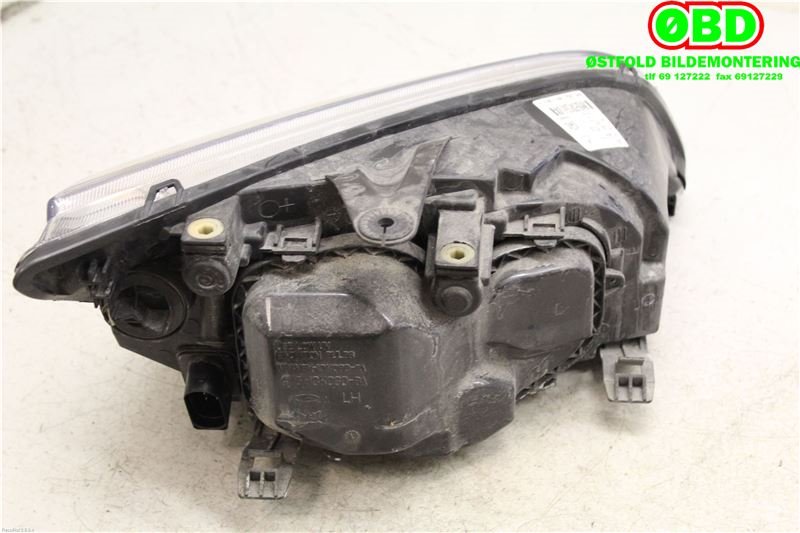 Frontlykt venstre halogen til Ford Focus 2004-2007 (Type II, Fase 1)  (FORD|1480990||4M5113W030AF)