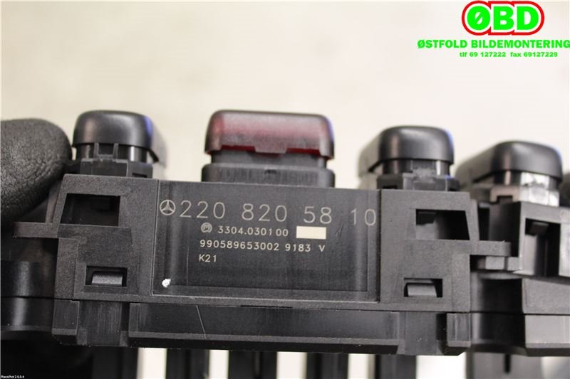 Bryter diverse til Mercedes S-Klasse 1999-2005 (W220) (W220) (MERCEDES|A 220 820 58 10||2208205810)