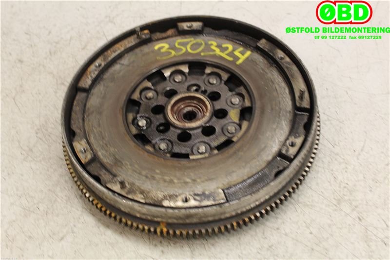 Svinghjul manuell til Mercedes 208-416 1995-->> (MERCEDES|A 611 030 06 05|A 611 030 20 05|)