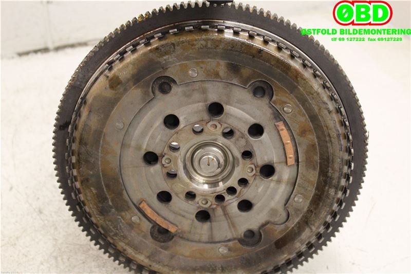 Svinghjul manuell til Mercedes 208-416 1995-->> (MERCEDES|A 611 030 06 05|A 611 030 20 05|)