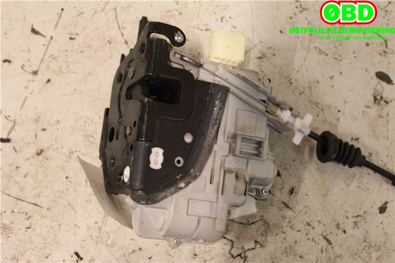 Låsekasse høyre foran til VW Passat 2005-2010 (B6) (B6) (VOLKSWAGEN|3C1 837 016 A||3C1837016A)