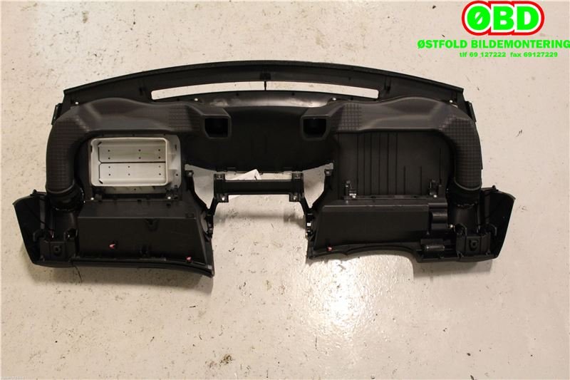 Dashbord til Toyota Yaris 2009-2011 (Type II, Fase 2) (TOYOTA|553020D010B0|)