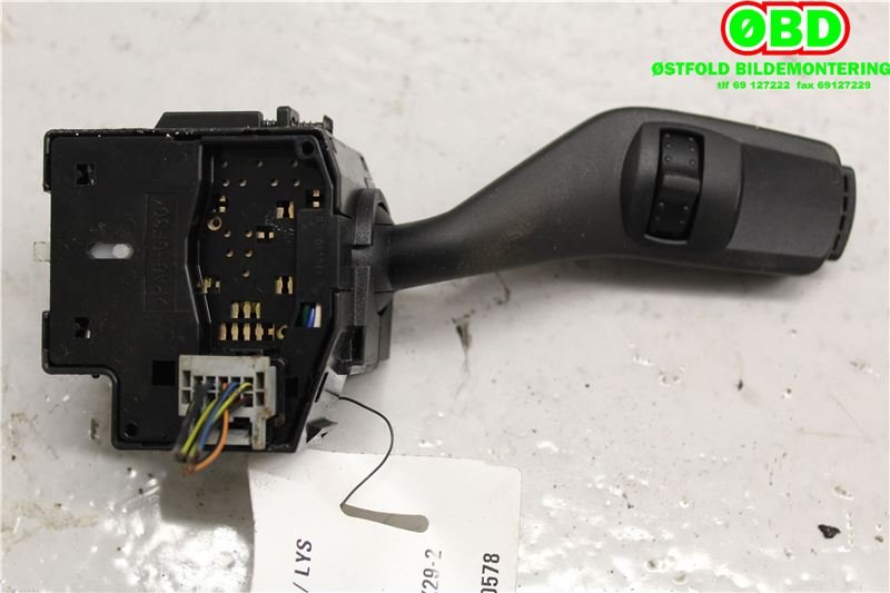 Bryter blink til Ford Focus 2004-2007 (Type II, Fase 1)  (FORD|1362588|4M5T13335BD|)