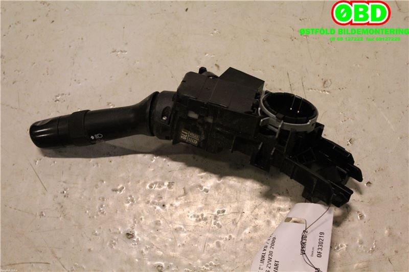 Bryter blink til Toyota Prius 2009-2016 (Type III) (COMBI) (COMBI) (TOYOTA|8414042111|)