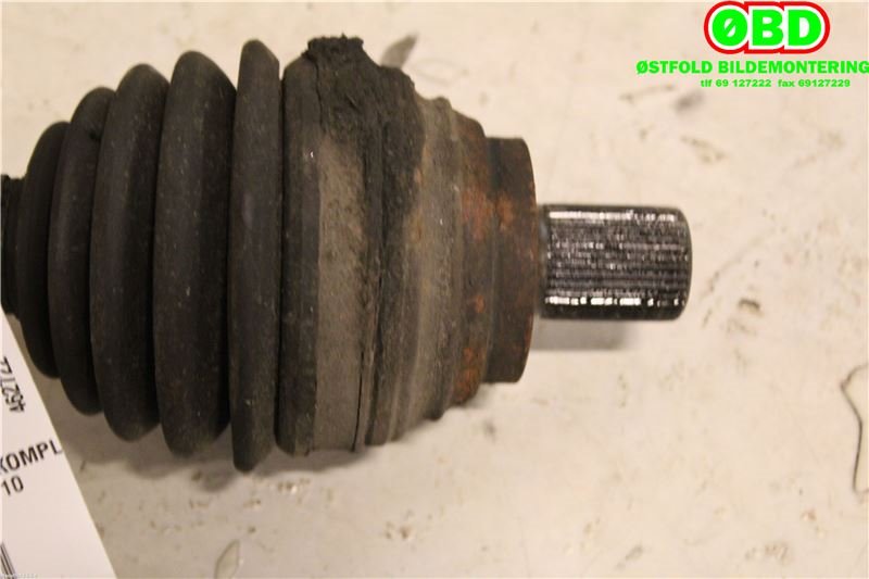 Drivaksel venstre foran til VW Passat 2005-2010 (B6) (B6) (VOLKSWAGEN|3C0 407 271 AE|)