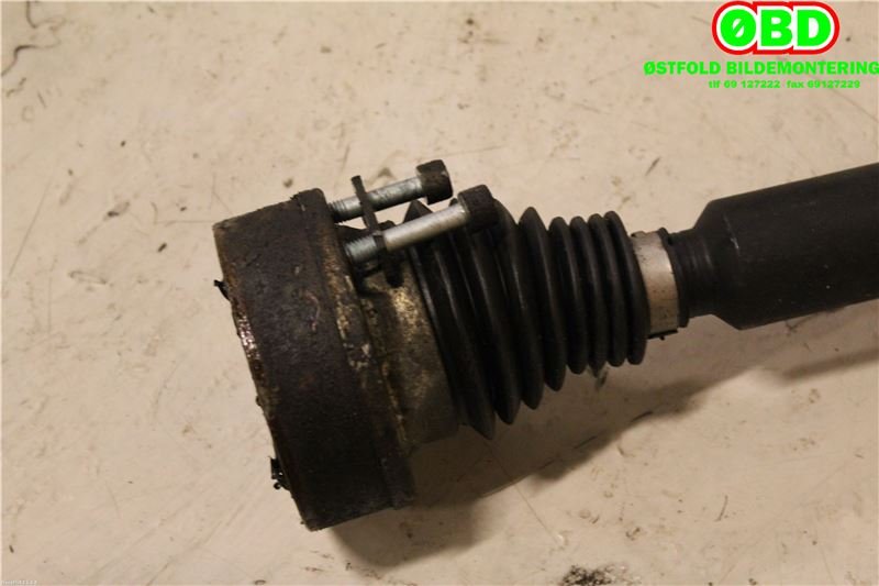 Drivaksel høyre foran til Audi A3 2003-2008 (Type II, Fase 1)  (AUDI|1K0 407 272 JT|5Q0 407 272 CC|)