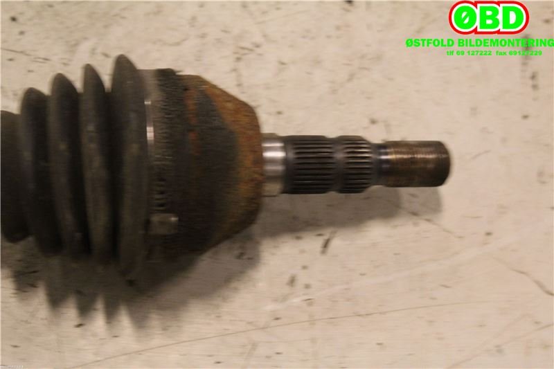Drivaksel venstre foran til Opel Astra H 2004-2009  (OPEL|13136379|374545|)