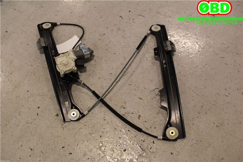 Ruteheis høyre foran til BMW 5-Serie, 2003-2010 (E60/E61) (E60/E61) (BMW 520I|51 33 7 184 384)