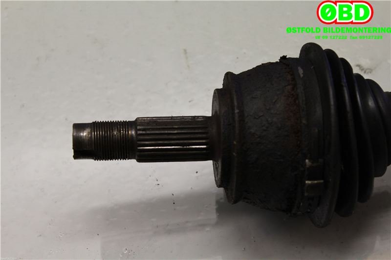 Drivaksel venstre foran til Alfa Romeo 156 1998-2003  (ALFA ROMEO 156|)