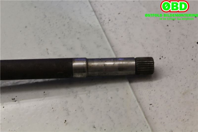 Drivaksel venstre foran til Alfa Romeo 156 1998-2003  (ALFA ROMEO 156|)