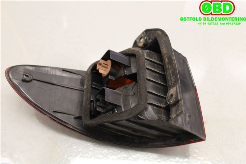 Baklykt høyre til Toyota Previa 2000-2007  (TOYOTA|8155128300|8155128301|)