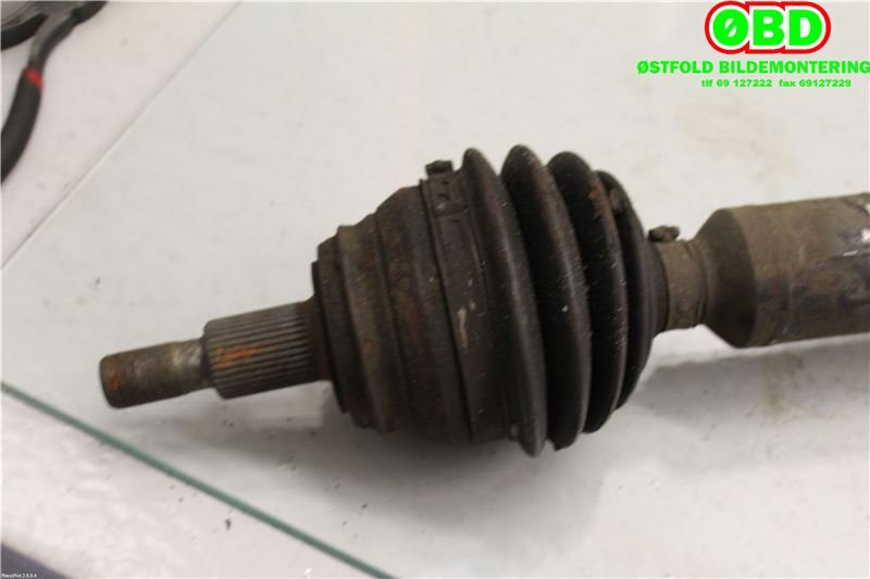 Drivaksel høyre foran til Audi A3 1996-2003 (Type I) (357 407 271 R|1J0 407 451 MX|)