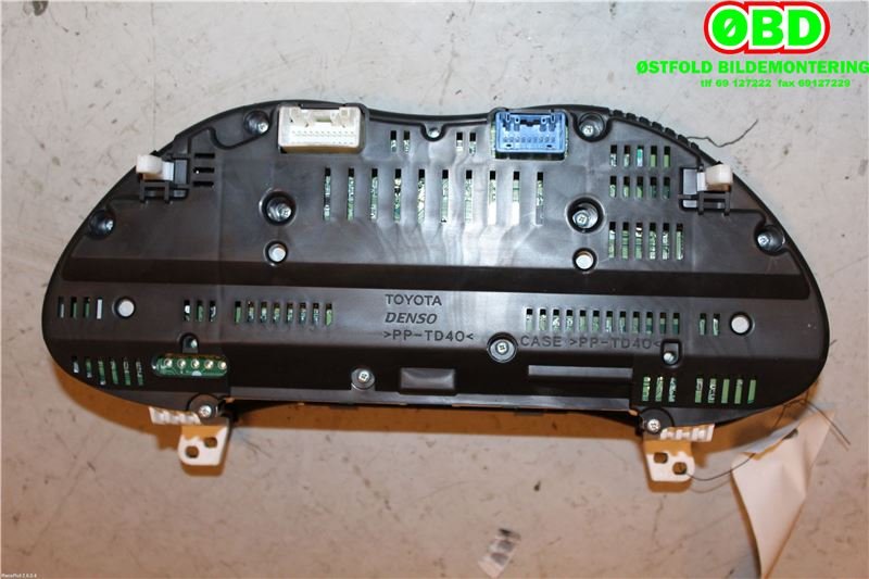 Instrumentpanel til Toyota Avensis 2003-2008 (Type II)  (TOYOTA|8380005C00|)