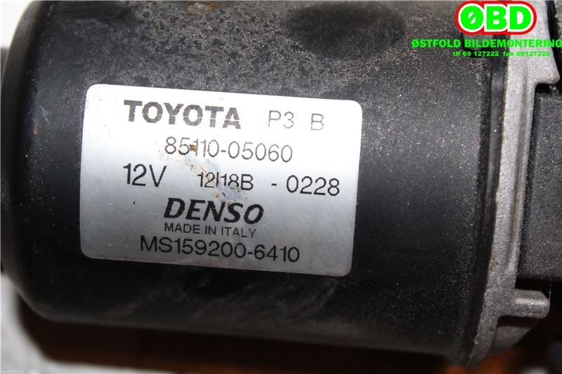 Viskermotor frontrute til Toyota Avensis 2003-2008 (Type II)  (TOYOTA|8511005060|851101A040)