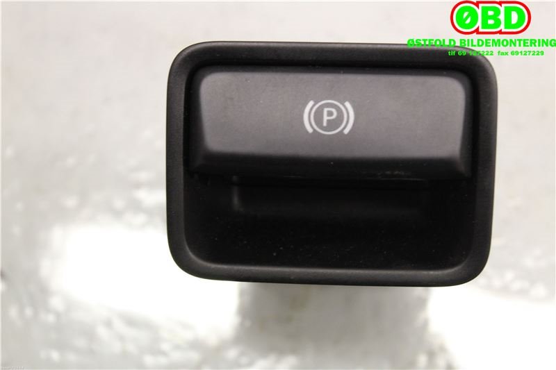Bryter elektrisk håndbrekk/parkbrems til Mercedes A-Klasse 2012-2018 (W176) (W176) (MERCEDES|A 246 905 04 51||2469050451)