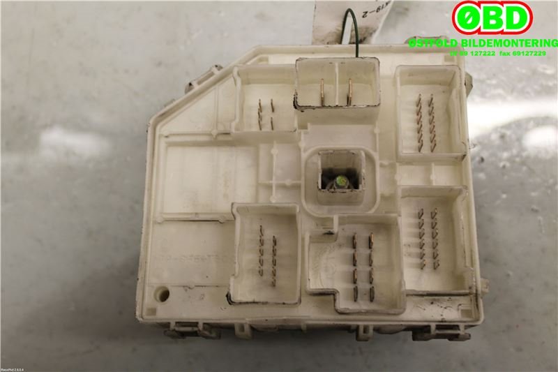 Sikringsboks til Toyota RAV4 2000-2006 (Type II)  (TOYOTA|8272142020|)