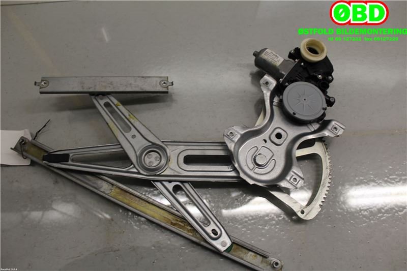 Ruteheis venstre foran til Toyota Yaris 2009-2011 (Type II, Fase 2) (TOYOTA|698200D041|)