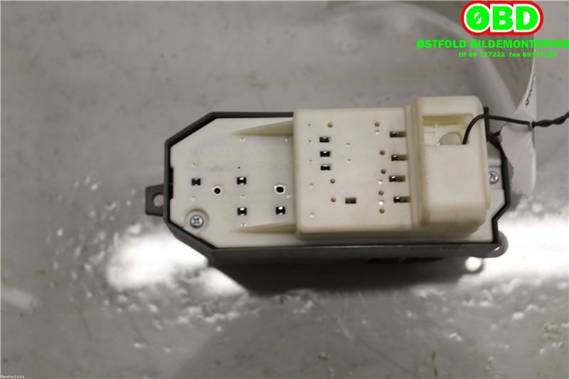 Bryter ruteheis til Toyota Yaris 2009-2011 (Type II, Fase 2)  (TOYOTA|8482002230|)