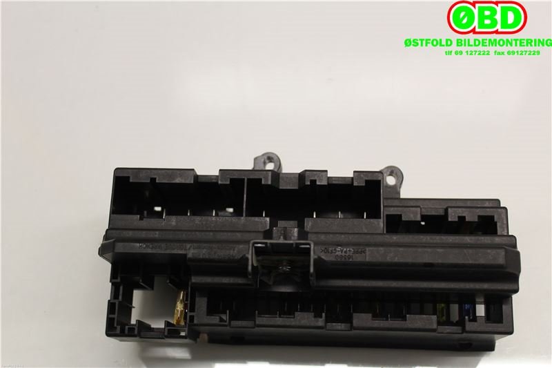 Sikringsboks til BMW 7-Serie 2000-2008 (E65/E66/E67/E88) (E65/E66/E67/E88) (BMW|61 13 6 900 582|)