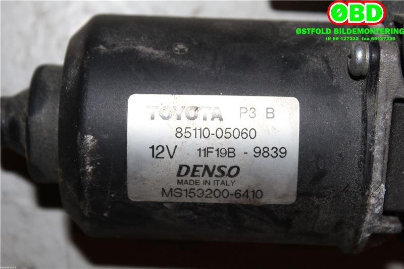 Viskermotor frontrute til Toyota Avensis 2003-2008 (Type II)  (TOYOTA|8511005060|851101A040)