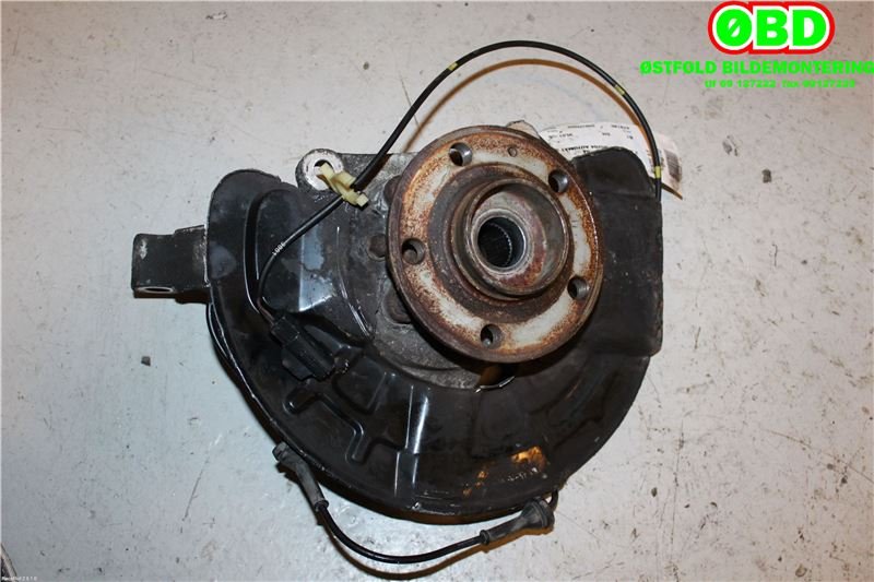 Hjulspindel høyre foran til Volvo V70 2000-2004 (Type II, Fase 1)  (VOLVO|30760715|)