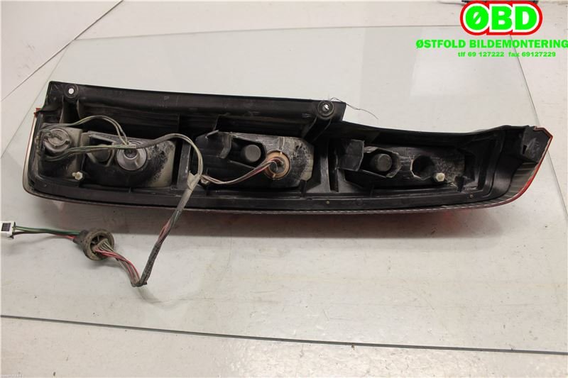 Baklykt venstre til Nissan X-Trail 2002-2007 (T30) (T30) (NISSAN|265558H326|265558H301|)