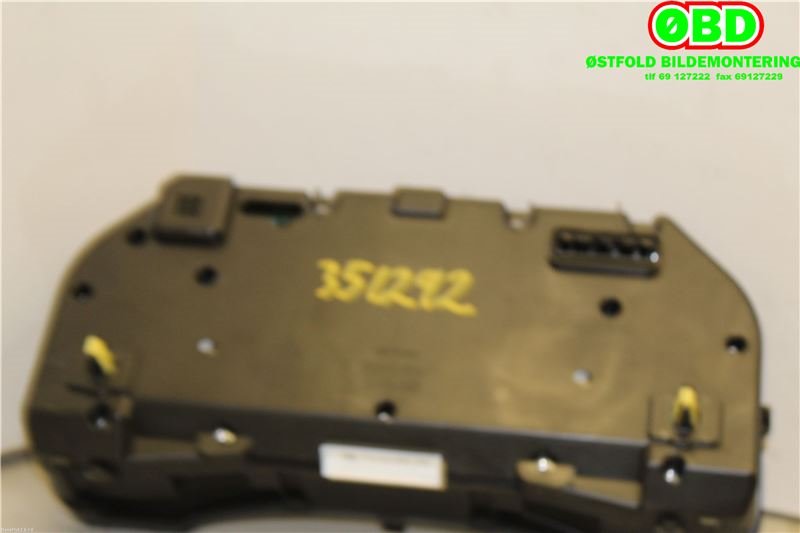 Instrumentpanel til Toyota Avensis 2009-2015 (Type III, Fase 1)  (TOYOTA|8380005L70|)