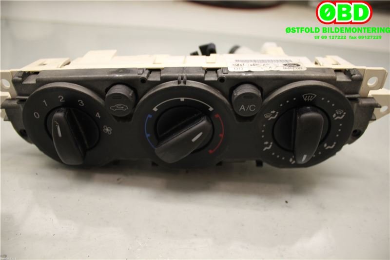 Varmeapparat betjening til Ford Focus 2004-2007 (Type II, Fase 1) (FORD|1374165||3MST19980AD)