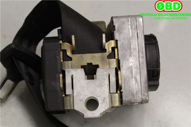 Sikkerhetsbelte bak høyre til VW Passat 2001-2005 (B5,3BG) (B5,3BG) (VOLKSWAGEN PASSAT|3B9 857 806 D||3B9857806D)