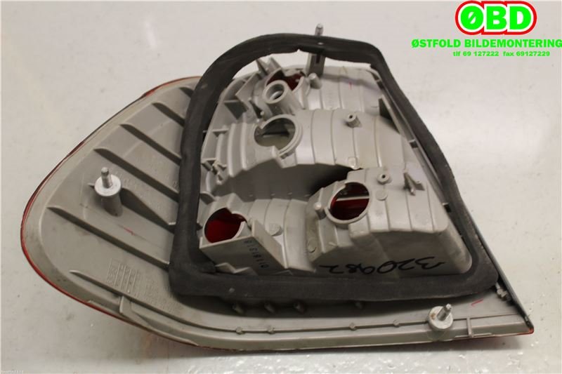 Baklykt høyre til BMW 3-Serie 1998-2005 (E46) (E46) (BMW 316 I|63 21 6 946 534|)