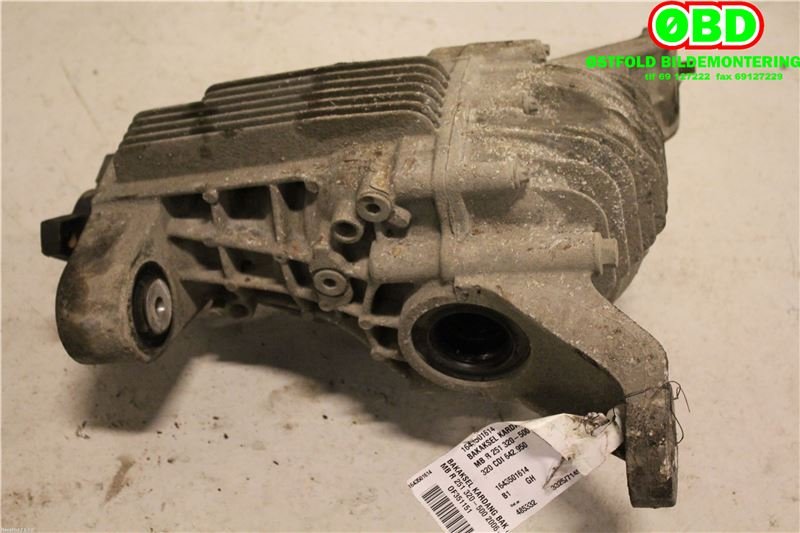Kardang klokke bak til Mercedes R-Klasse 2006-2013 (W251) (W251) (MERCEDES|A 164 350 16 14|)