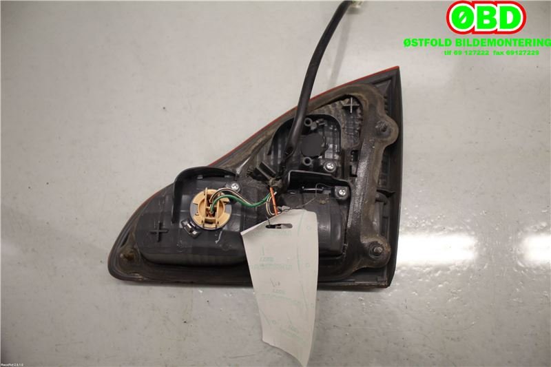 Baklykt venstre indre til Toyota Avensis, Verso 2001-2009  (TOYOTA|8159144070|)