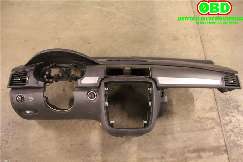 Dashbord til Mercedes R-Klasse, 2006-2013 (W251) (W251) (MERCEDES|A 251 680 06 87)