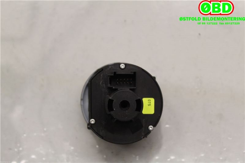 Bryter lys til VW Golf VI 2008-2012  (VOLKSWAGEN|3C8 941 431 A|)