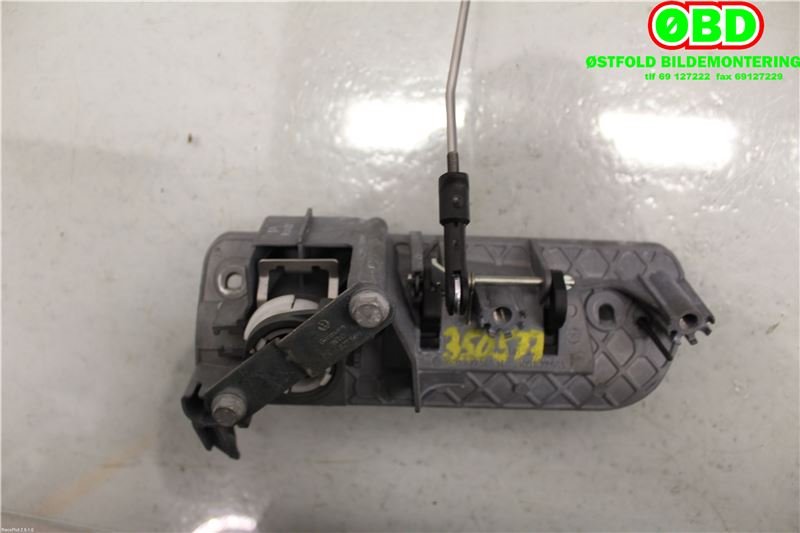 Bakluke/bakdør håndtak til VW Caddy 2010-2015 (Type III, Fase 2)  (VOLKSWAGEN|2K0 827 565 J|)