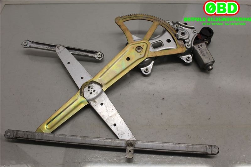 Ruteheis venstre foran til Toyota RAV4, 2000-2006 (Type II)  (TOYOTA|6980242050)