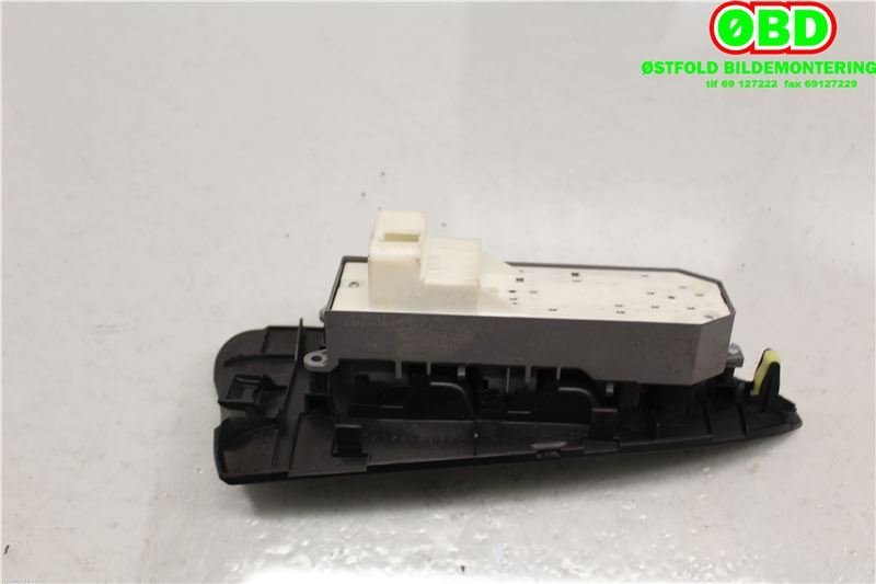 Bryter ruteheis til Toyota RAV4 2006-2009 (Type III, Fase 1)  (TOYOTA|8482042190|8482012520|)