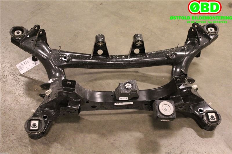 Travers bak til BMW 1-Serie 2015-2019 (Fase 2) (F20/F21) (F20/F21) (BMW|33 31 6 792 505|)
