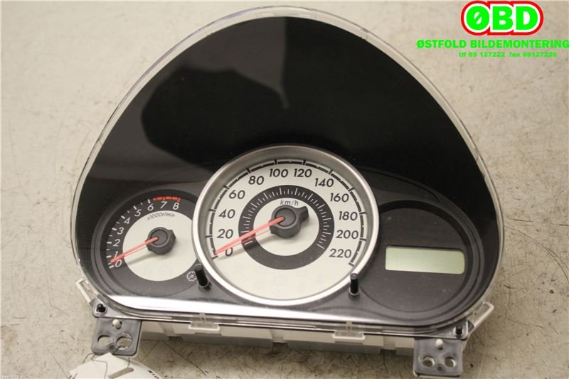 Instrumentpanel til Mazda 2, 2007-2010 (Type II, Fase 1) (MAZDA|)