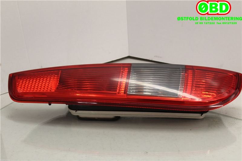 Baklykt venstre til Ford Focus 2004-2007 (Type II, Fase 1) (FORD|1420468|)