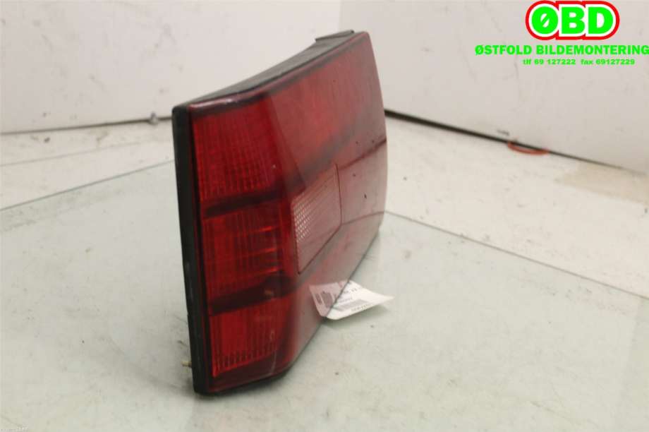 Baklykt venstre indre til Lexus LS 1988-1992 (Type I) (XF10) (XF10) (LEXUS|8159050010|)
