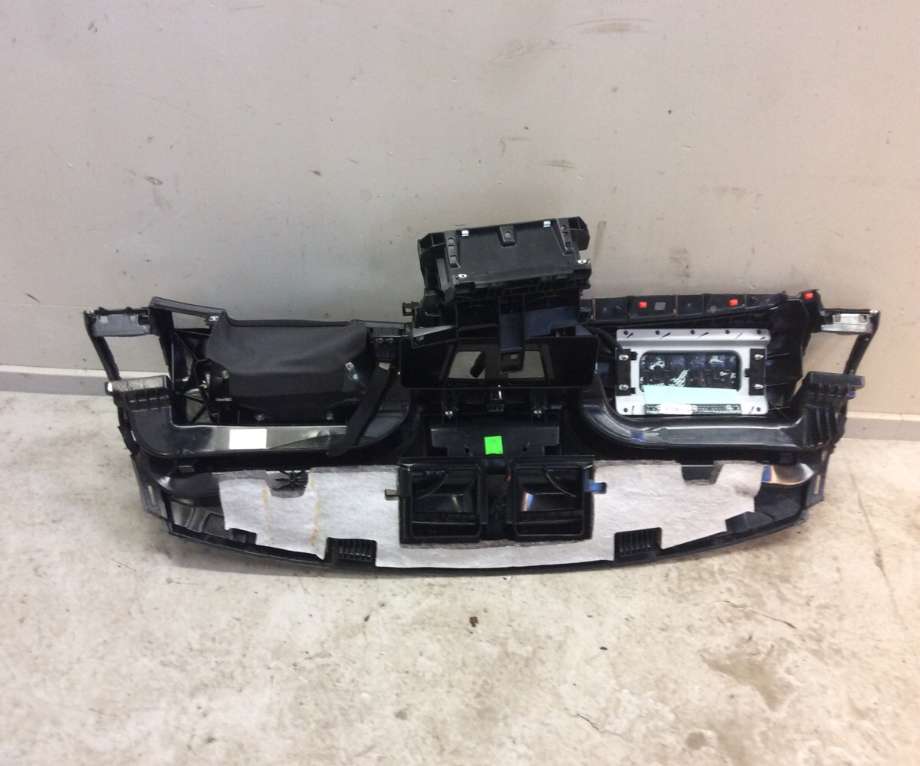 Dashbord til BMW 1-Serie 2004-2011 (E81/E82/E87/E88) (E81/E82/E87/E88) (BMW|51459158350|)
